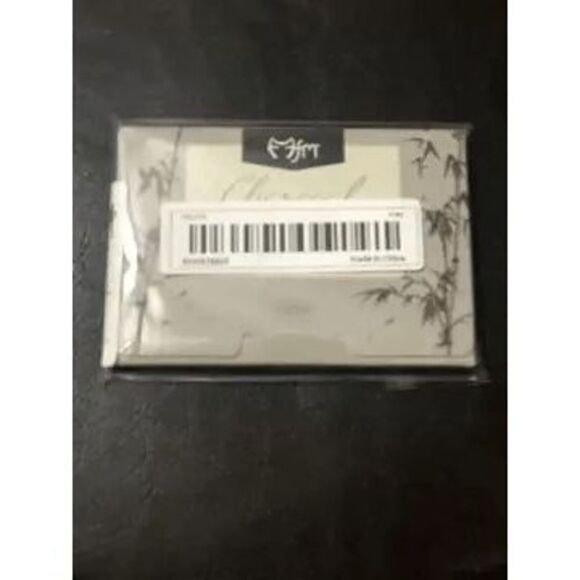 Facial Oil Blotting Paper Charcoal Oil Control - Pack of 2 - Picture 5 of 7